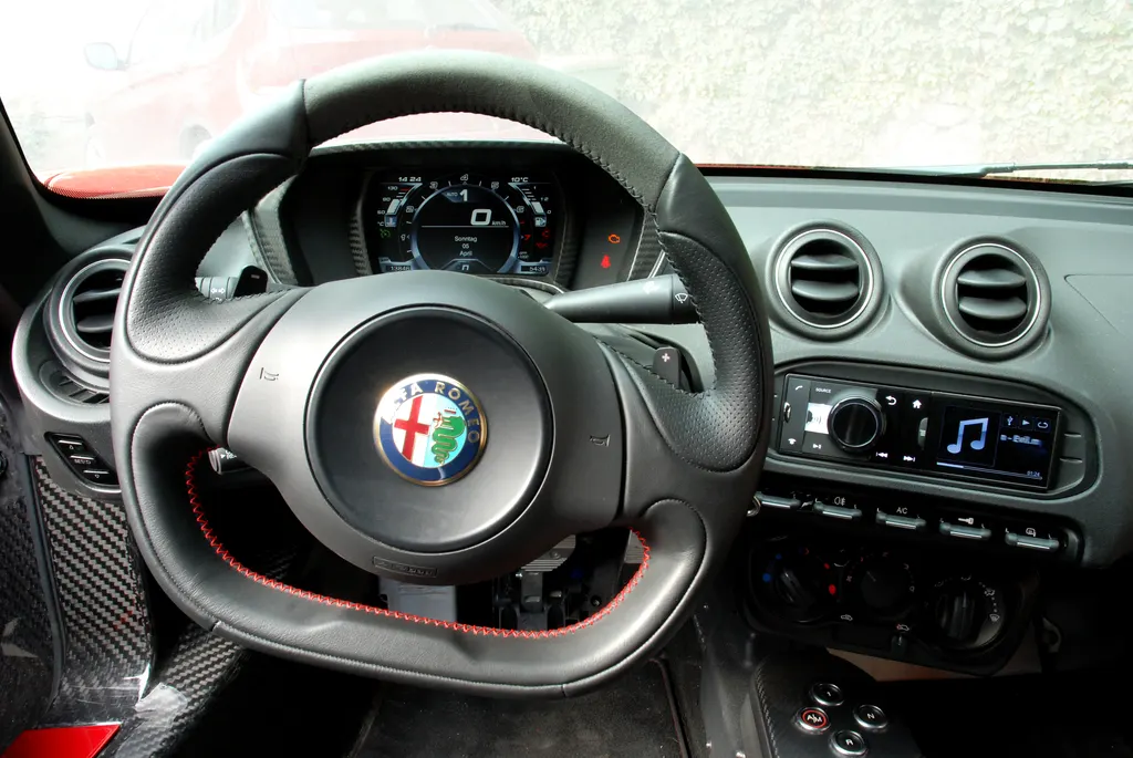Alfa Romeo 4C cargo area