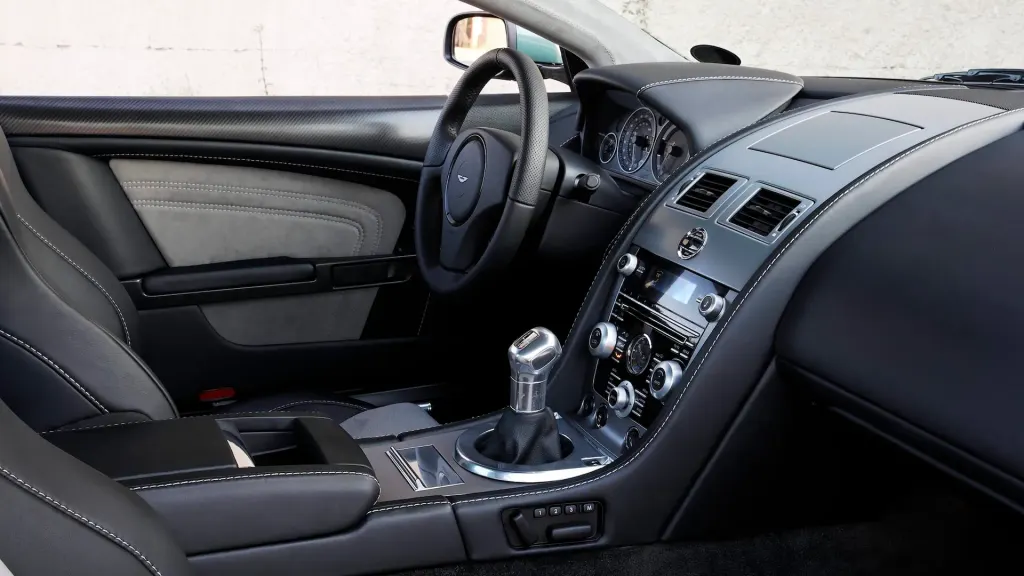 Aston Martin DBS cargo area