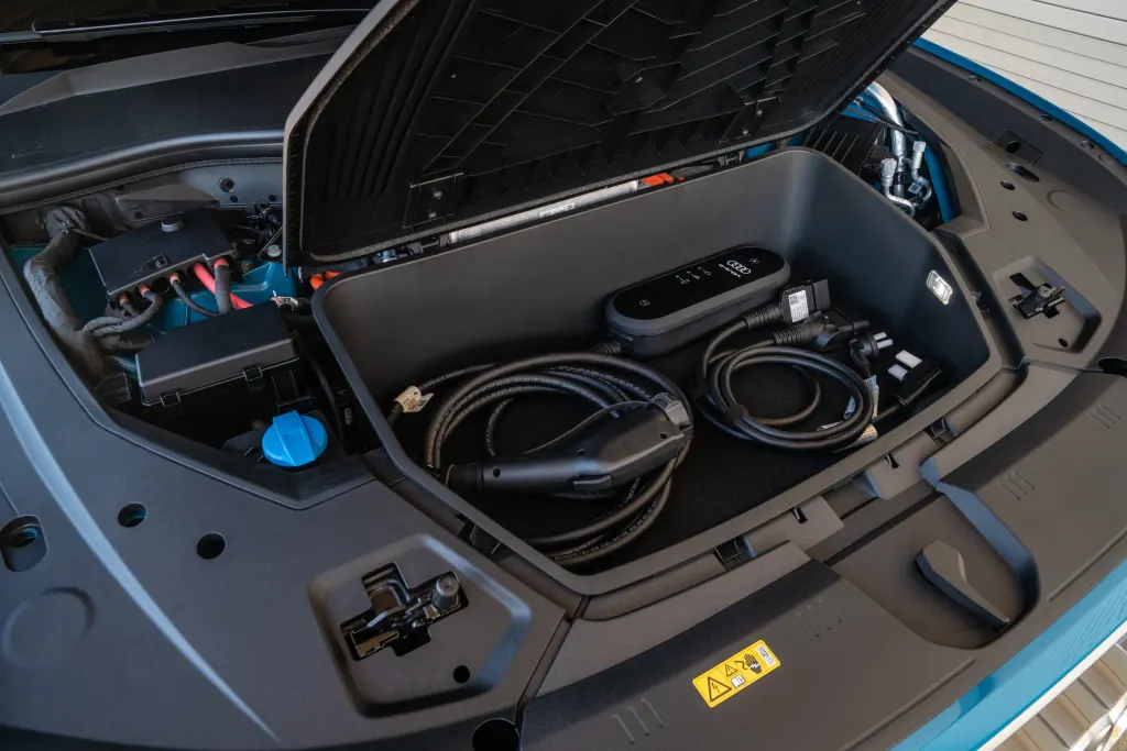 Audi e-tron cargo area