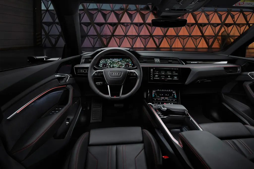 Audi SQ8 e-tron cargo area