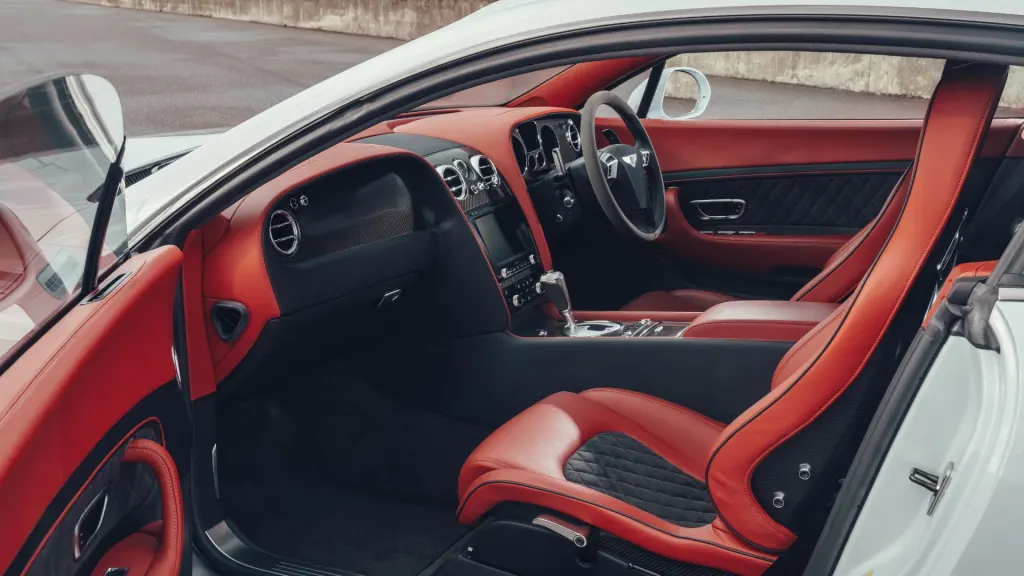 Bentley Continental Supersports cargo area