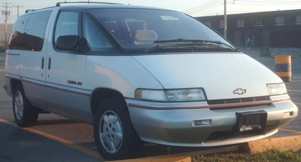 Chevrolet Lumina/APV Minivan