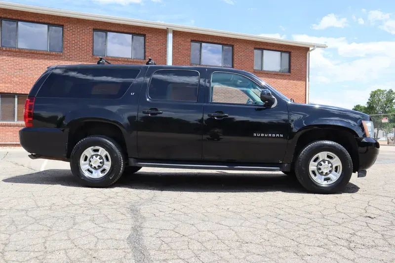Chevrolet Suburban 2500