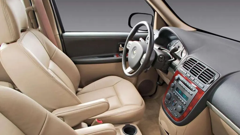 Chevrolet Uplander cargo area
