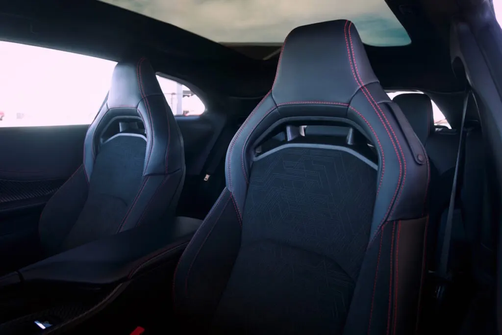 Dodge Charger Daytona Scat Pack 305/35ZR20 cargo area
