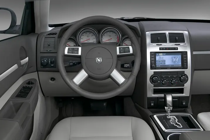 Dodge Magnum cargo area