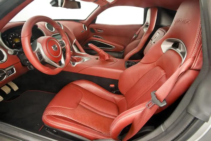 Dodge Viper cargo area