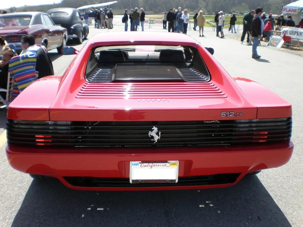 Ferrari 512 cargo area