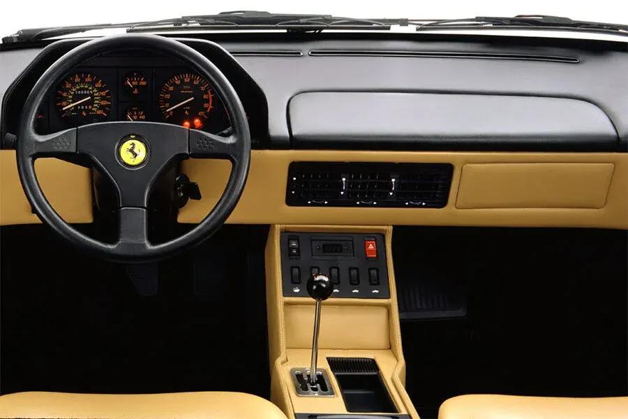Ferrari Mondial cargo area