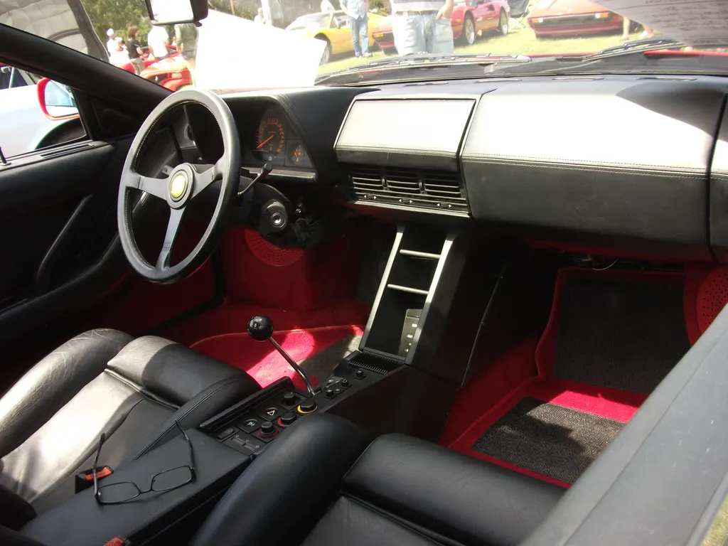 Ferrari Testarossa cargo area