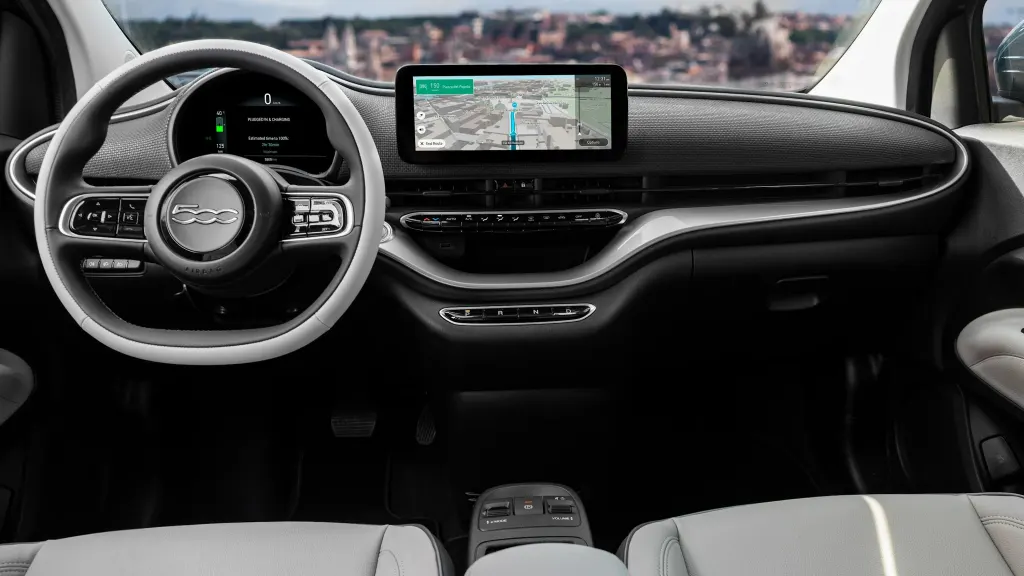 Fiat 500 cargo area