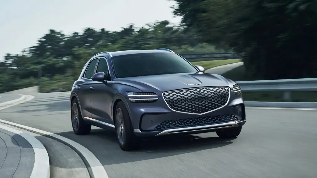 Genesis Electrified GV70 (19 inch Wheels)