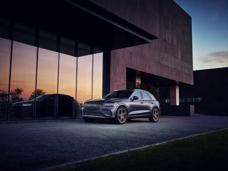 Genesis Electrified GV70 (19 inch Wheels)