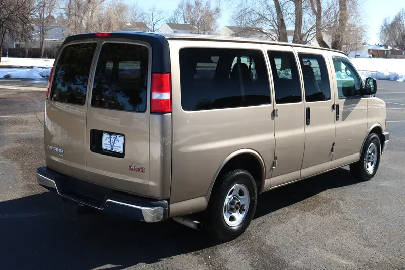GMC Savana Passenger