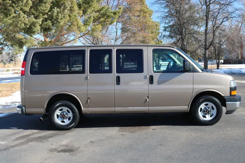 GMC Savana Passenger