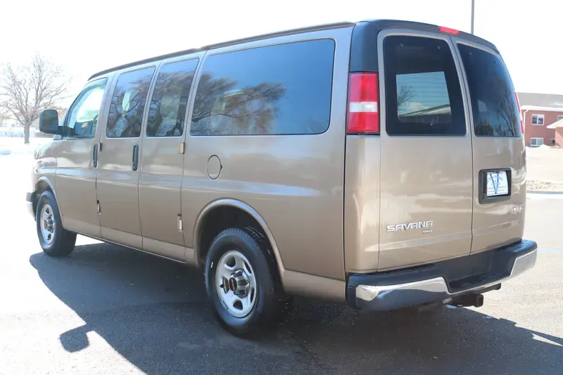 GMC Savana Passenger