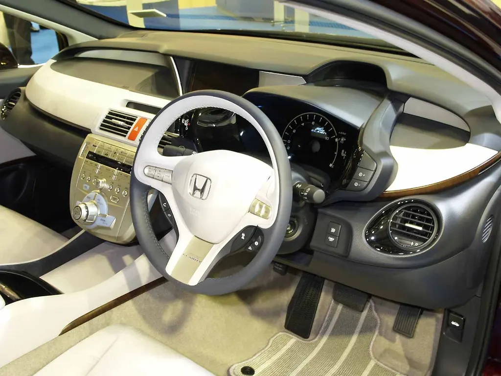 Honda FCX Clarity cargo area