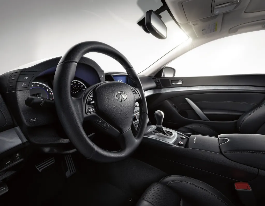 Infiniti Q60 cargo area