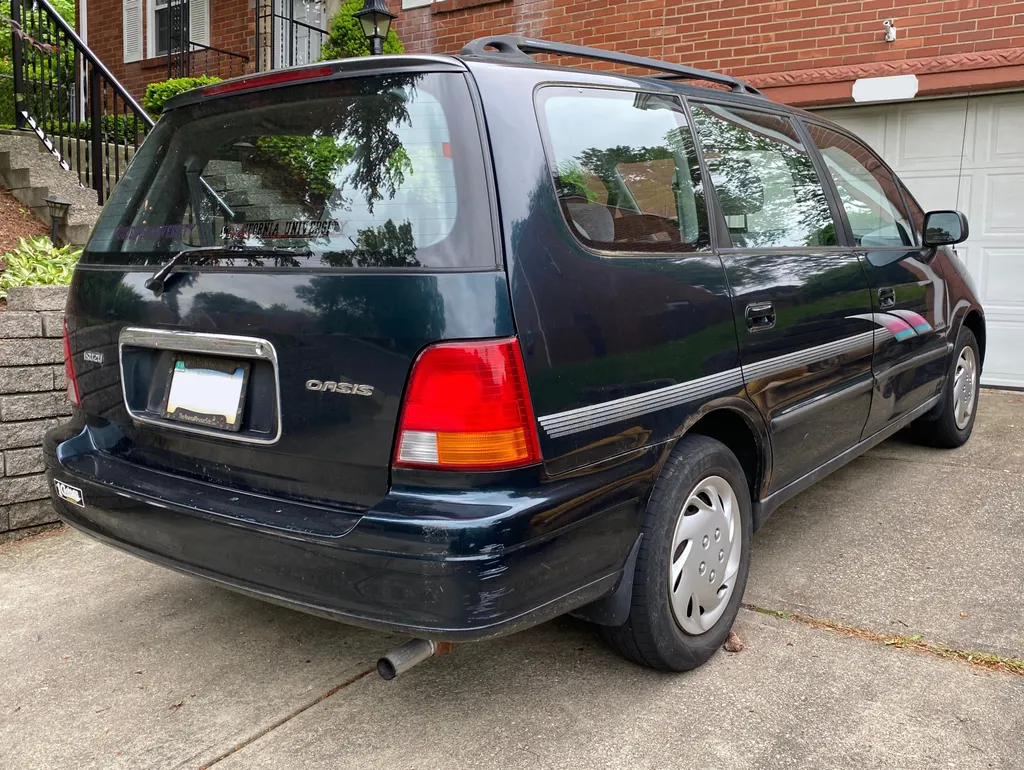 Isuzu Oasis