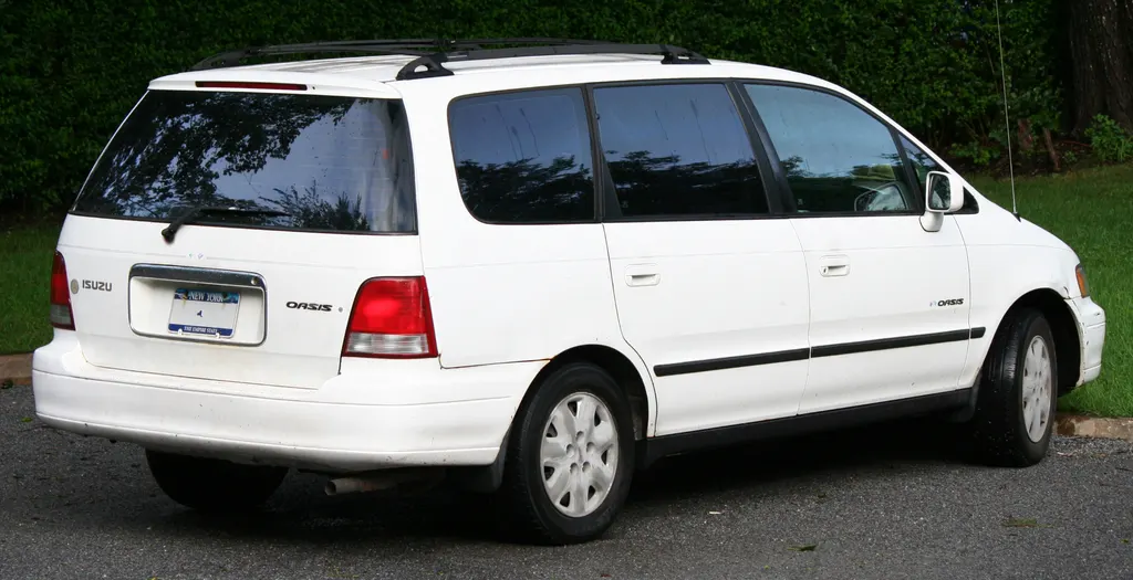 Isuzu Oasis