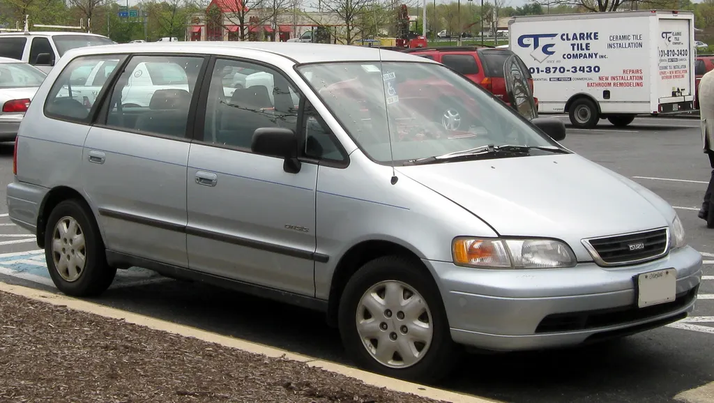 Isuzu Oasis