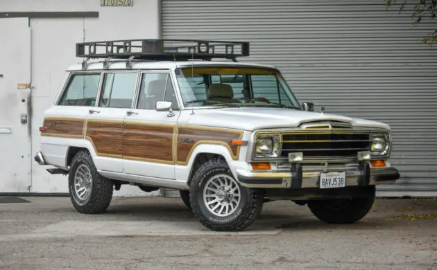 Jeep Wagoneer