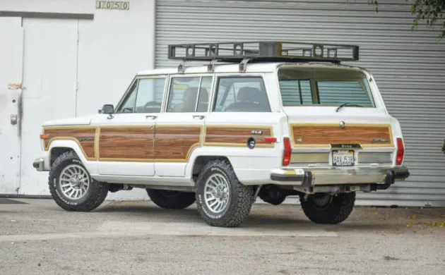 Jeep Wagoneer