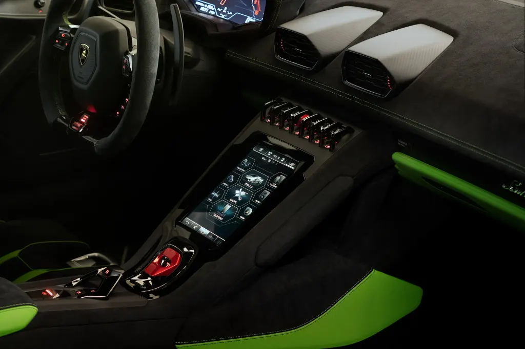 Lamborghini Huracán Coupe cargo area