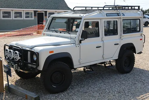 Land Rover Defender 110