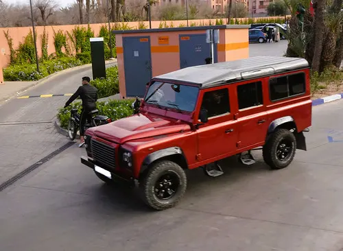 Land Rover Defender 110