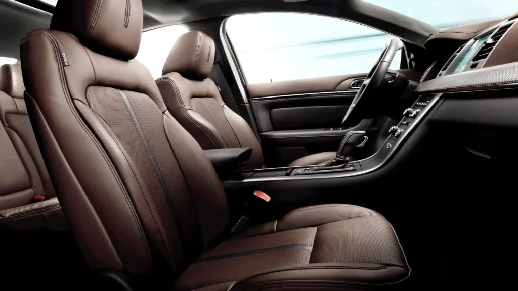 Lincoln MKS cargo area