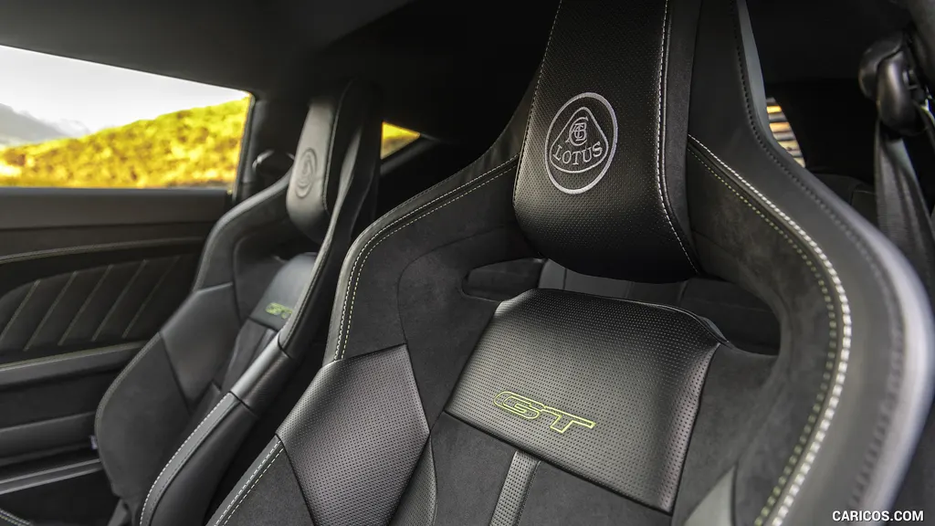 Lotus Evora cargo area