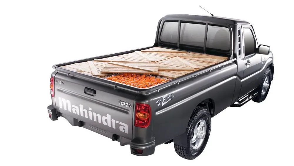 Mahindra TR40 cargo area