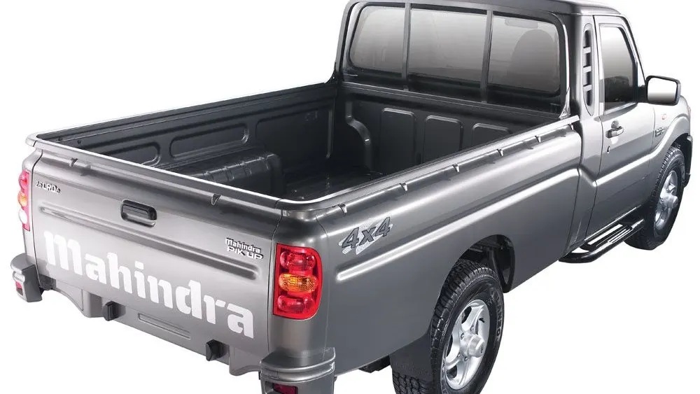 Mahindra TR40 cargo area