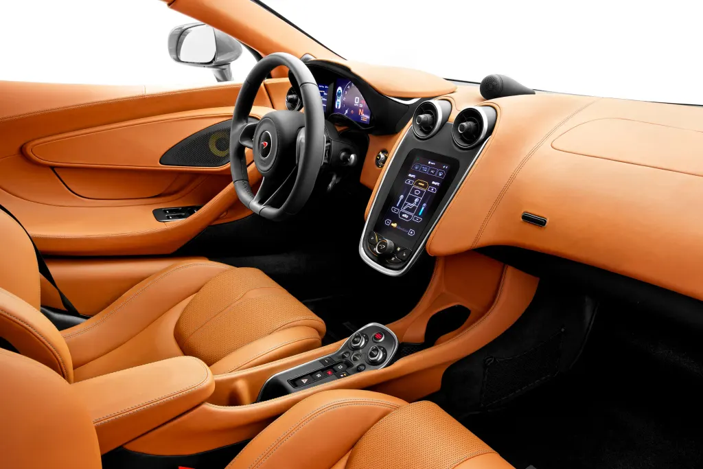 McLaren Automotive 570S Coupe cargo area