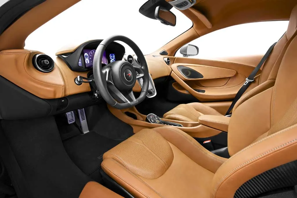 McLaren Automotive 570S Coupe cargo area
