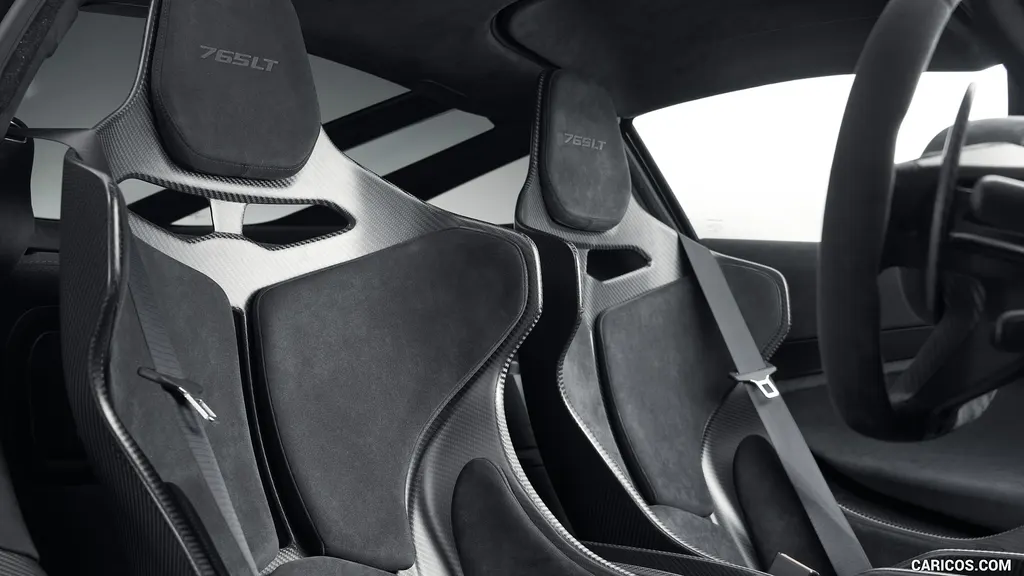 McLaren Automotive 765LT Coupe cargo area