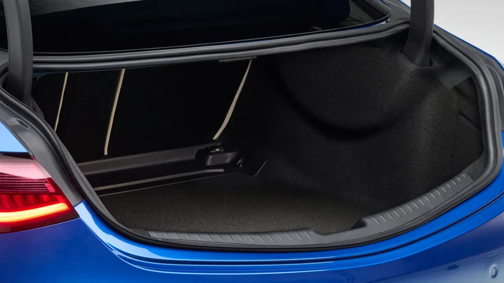 Mercedes-Benz CLE-Class Coupe cargo area