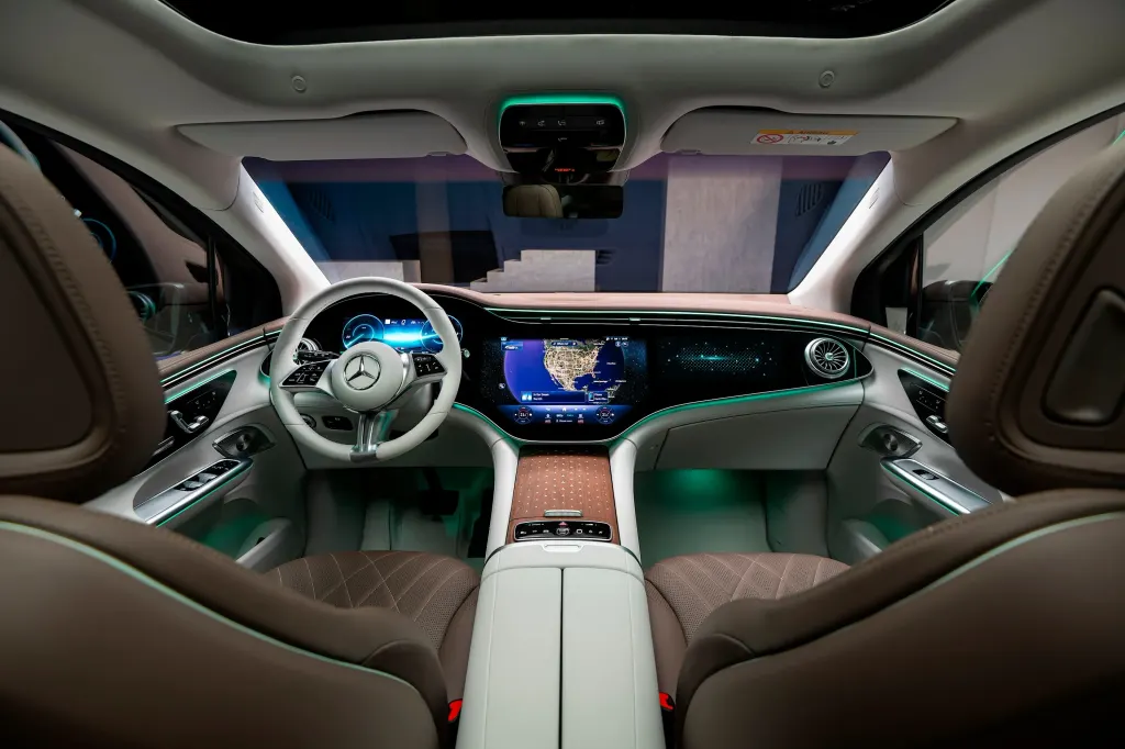 Mercedes-Benz EQE SUV cargo area
