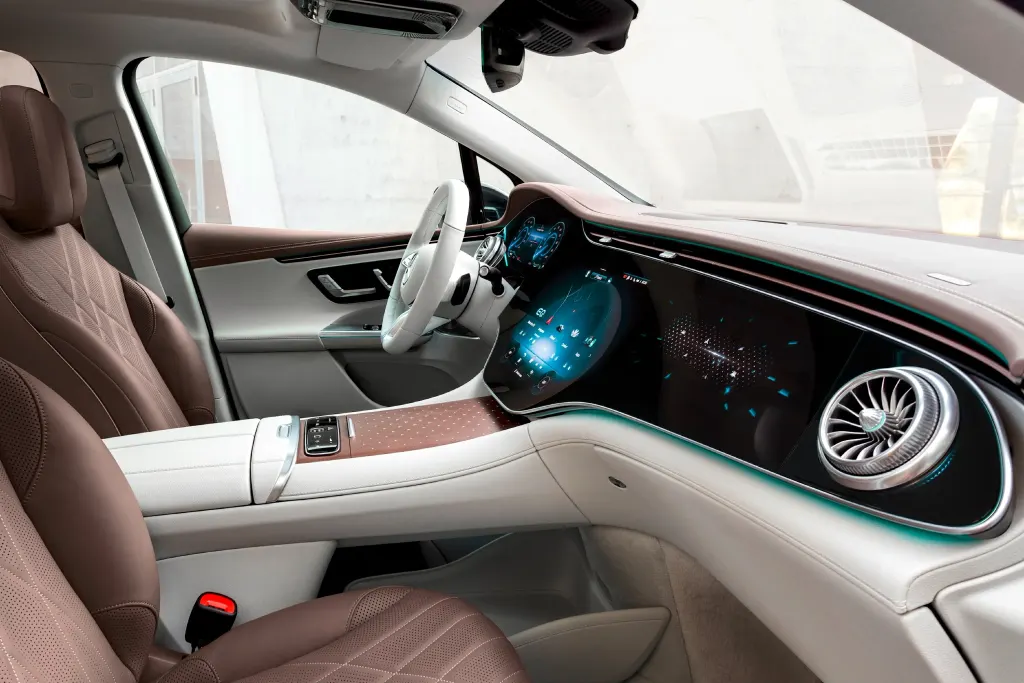 Mercedes-Benz EQE SUV cargo area