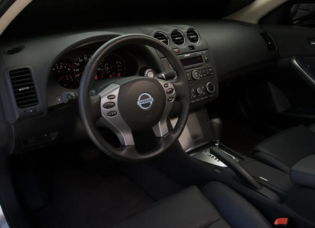 Nissan Altima Coupe cargo area