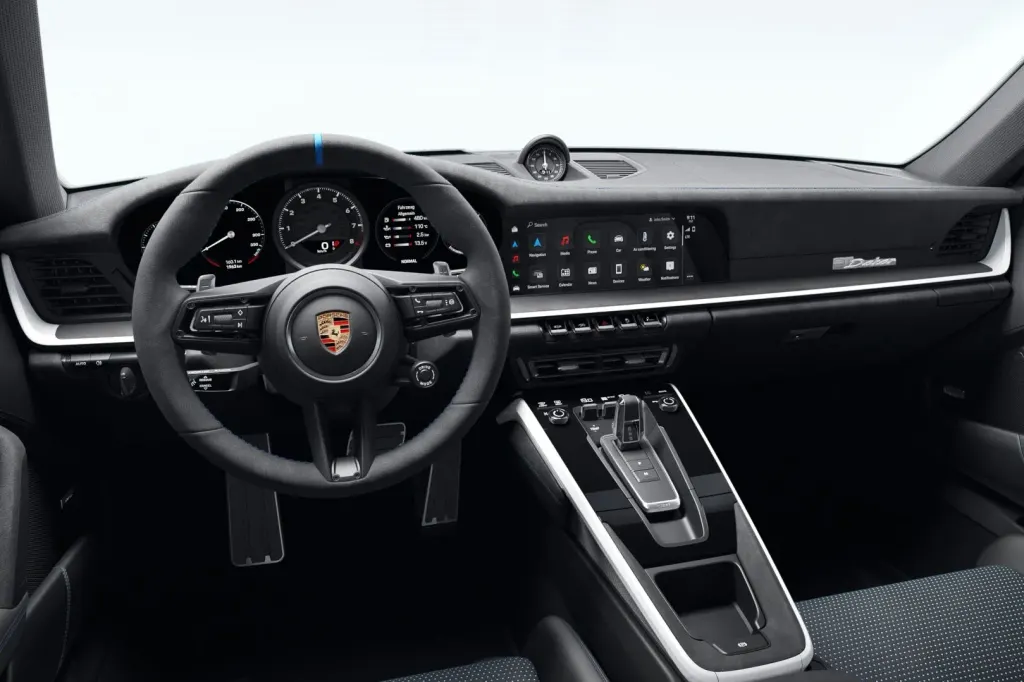 Porsche 911 Dakar cargo area