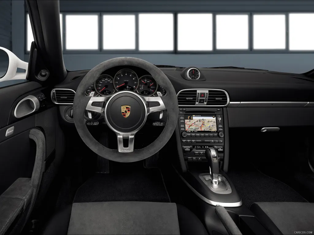 Porsche 911 GTS cargo area