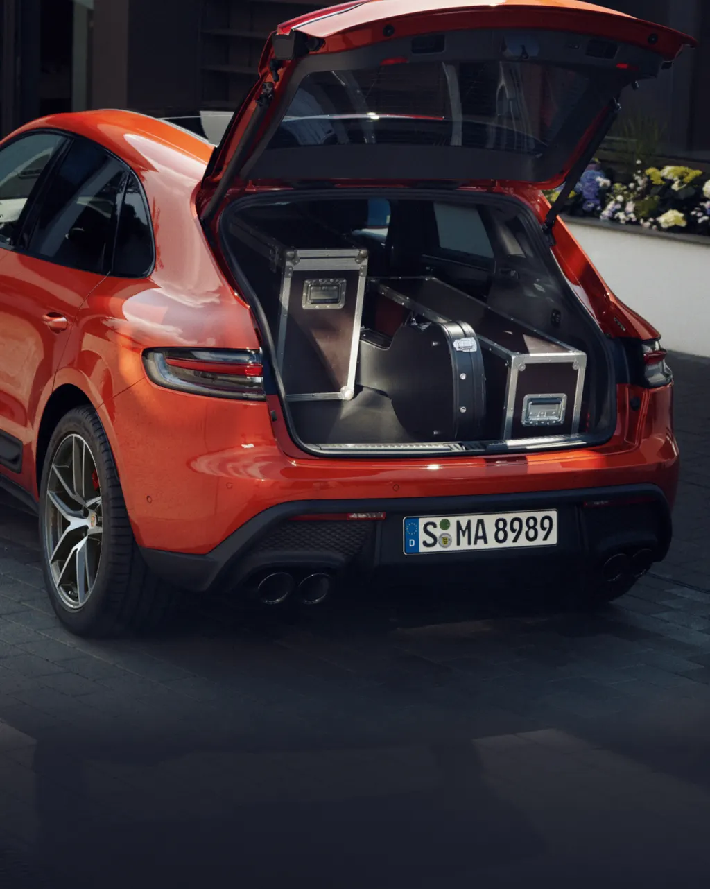 Porsche Macan S cargo area