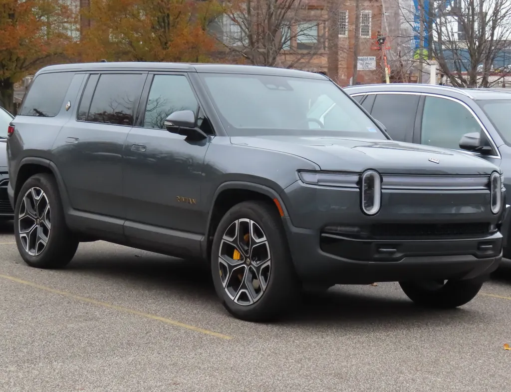 Rivian R1S
