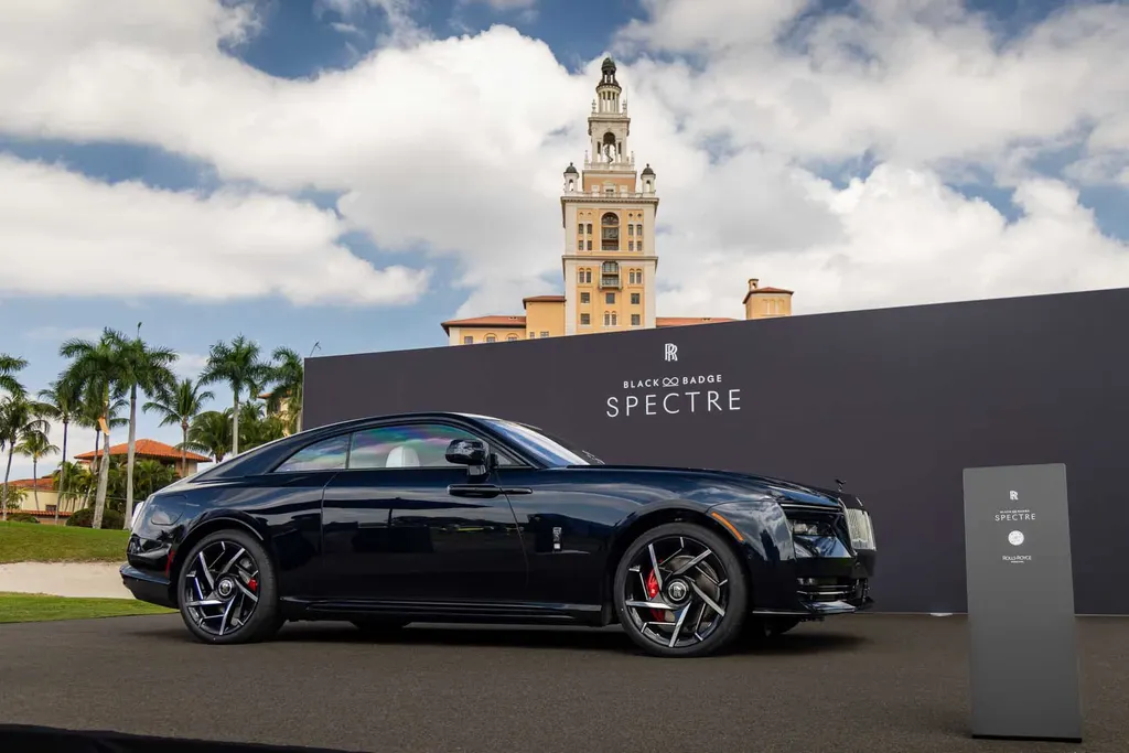 Rolls-Royce Spectre Black Badge (23 inch wheels)