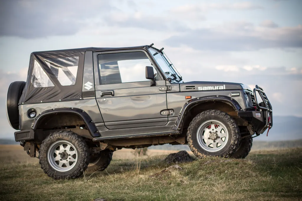 Suzuki Samurai Soft-top