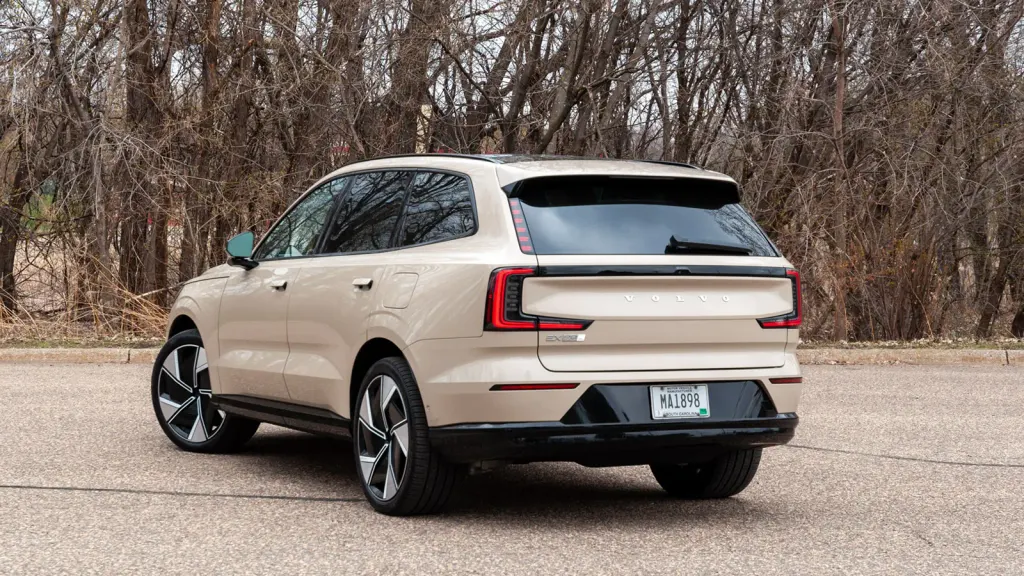 Volvo EX90