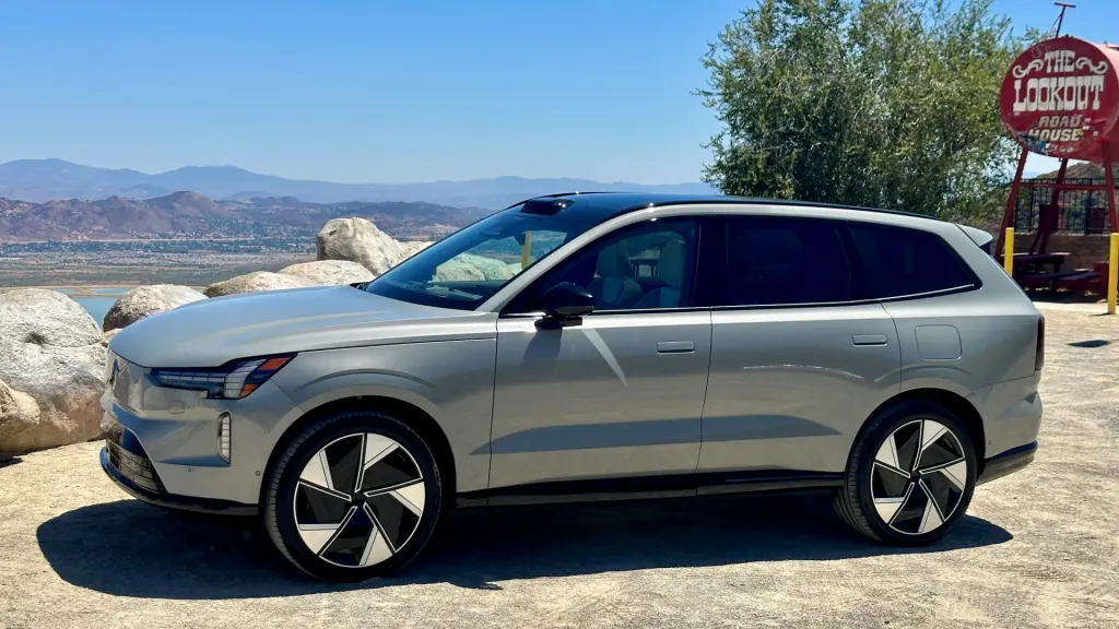 Volvo EX90