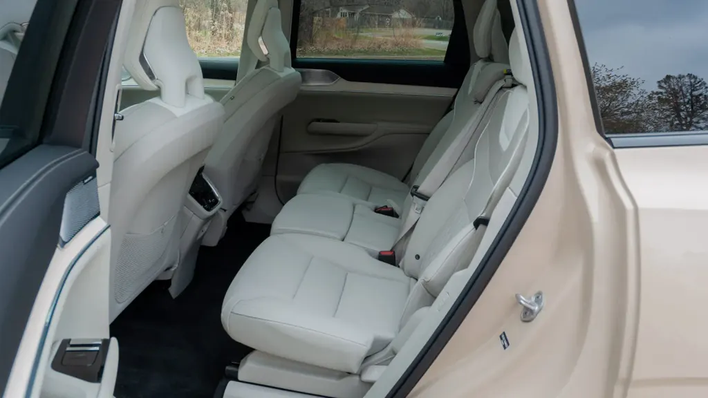 Volvo EX90 cargo area